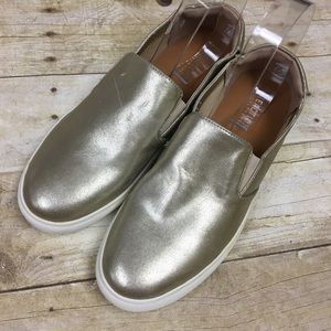 Kenneth Cole Reaction  Keena Gold Slip Ons